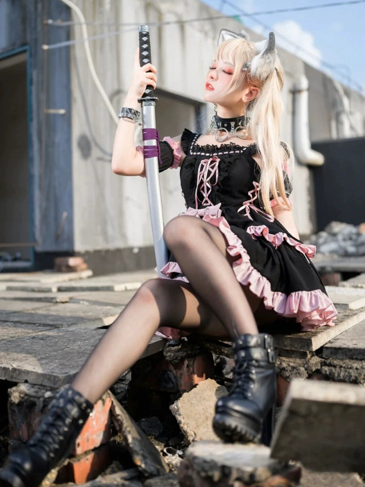 ピンクと黒の地雷系 レースアップロリィタワンピース