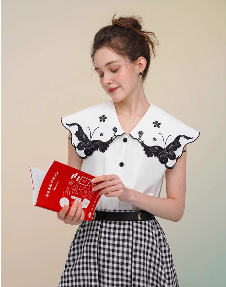 蝶と花のレトロ刺繍ビッグラペル ノースリーブブラウス - grimoire