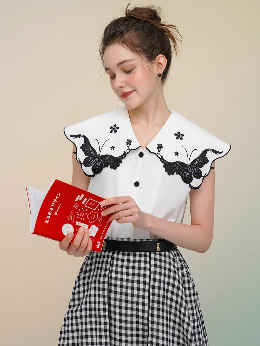 蝶と花のレトロ刺繍ビッグラペル ノースリーブブラウス - grimoire