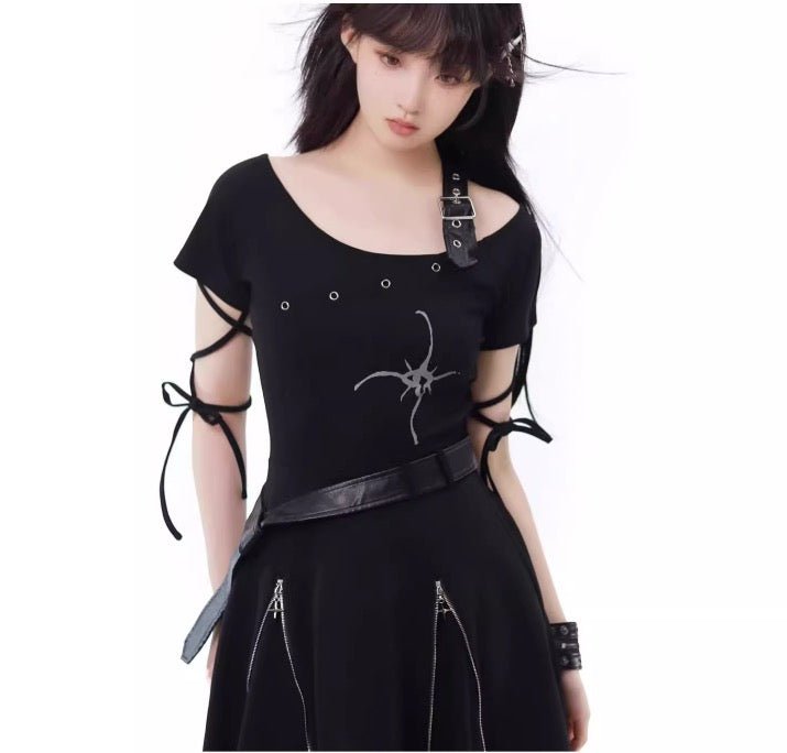 Y2K サイバーパンク風 ベルト使いトップスと、カーゴパンツ - grimoire