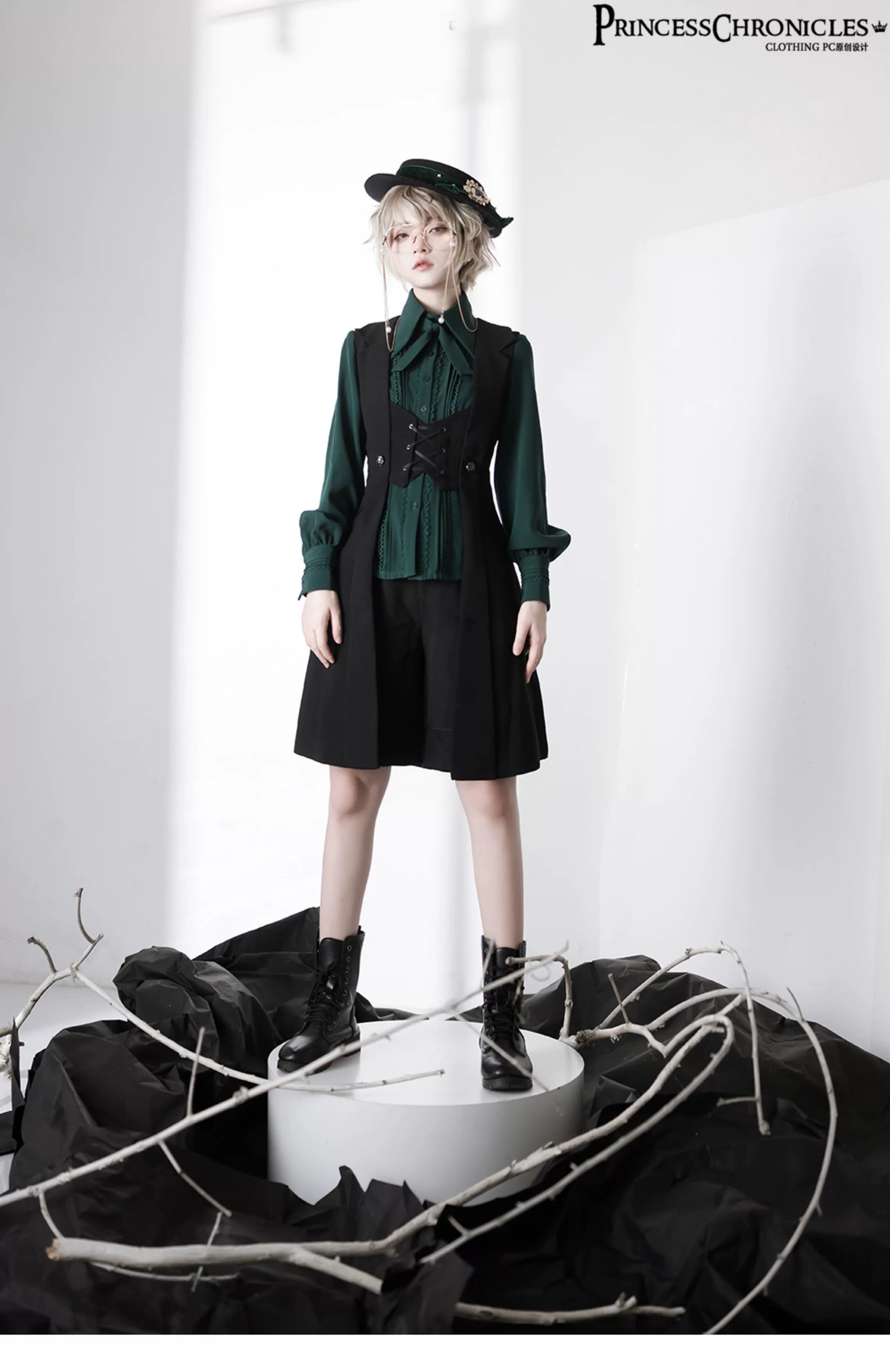 ★即納★　貴族のレースアップロングジレ　黒Mサイズ　黒Sサイズ 黒Lサイズ