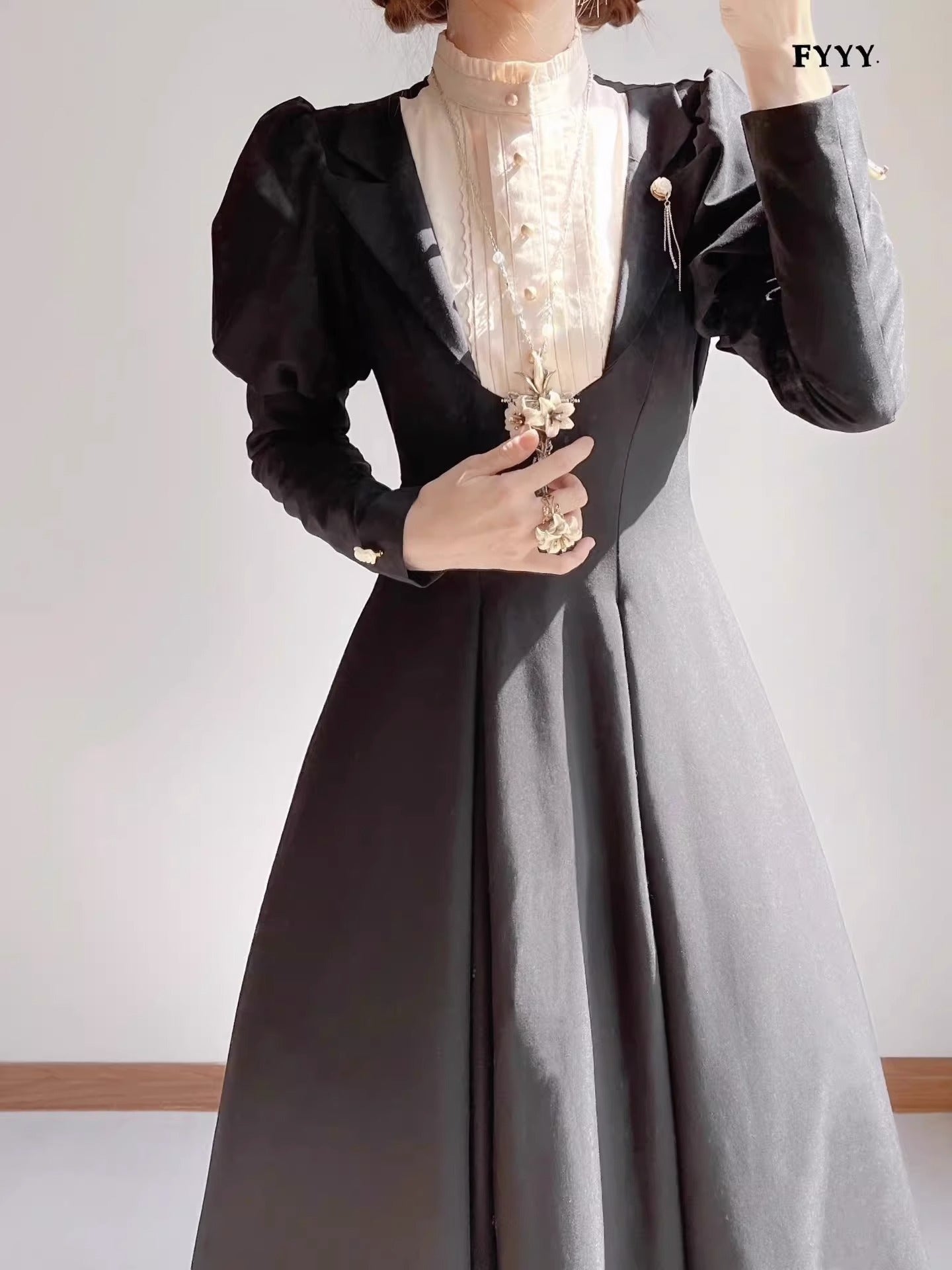クラシカルロリィタ　ブラック スタンドブラウスレイヤード風ドレス　 - grimoire