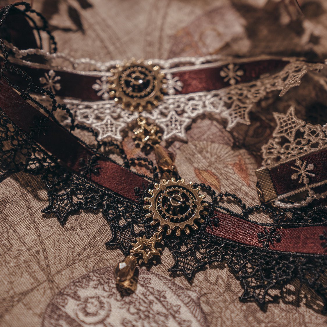 steampunk] Brass-style gear and star maiden red lace choker steampunk –  grimoire